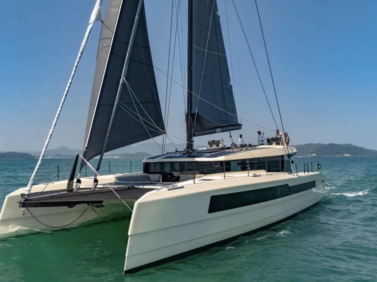 Lyx yacht för uthyrning Imperia till det bästa priset 