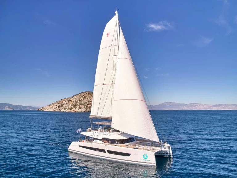 Uthyrning Lyx yacht Fountaine Pajot med en båtlicens 