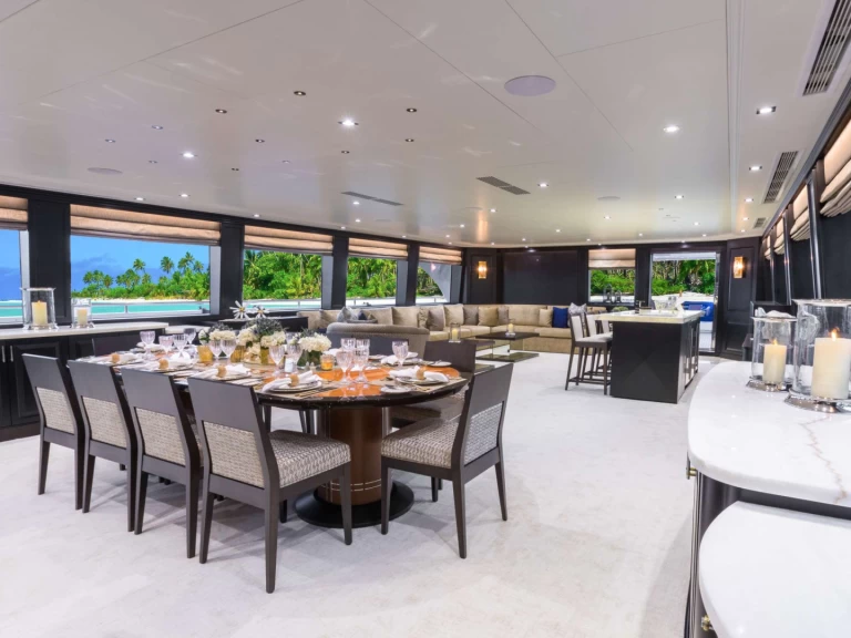 Uthyrning Lyx yacht Westship med en båtlicens 