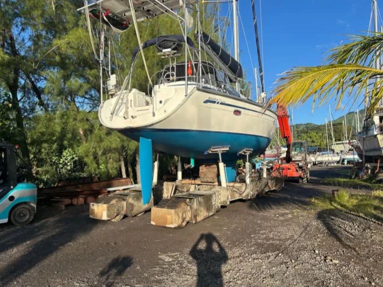 Bavaria Bavaria 39 Cruiser charter bareboat eller skeppad i Punaauia