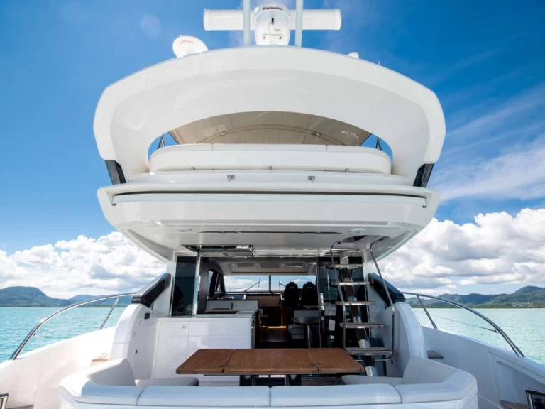 Princess, UK Kati charter bareboat eller skeppad i Phuket (City)