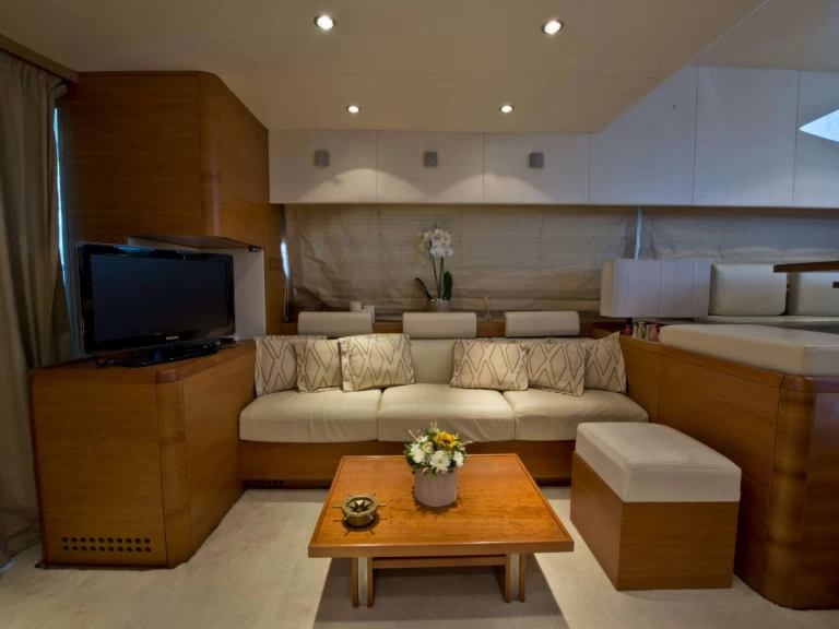 Lyx yacht för uthyrning Eleusis till det bästa priset 