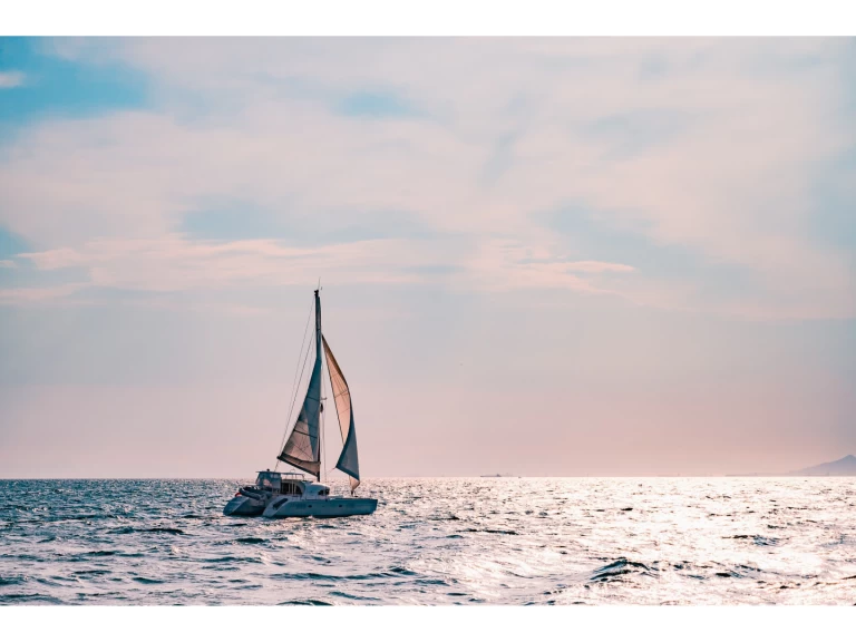 Lagoon Lagoon 380 charter bareboat eller skeppad i Lavrio