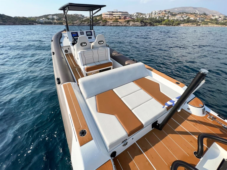 Rockmarine RockMarine 36 charter bareboat eller skeppad i Kalamata (Municipality)
