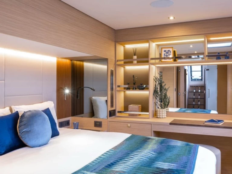 Hyra Katamaran  med eller utan skeppare Lagoon Cugnana Verde 