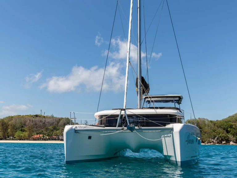 Yacht charter Eden Island billig Lagoon 42