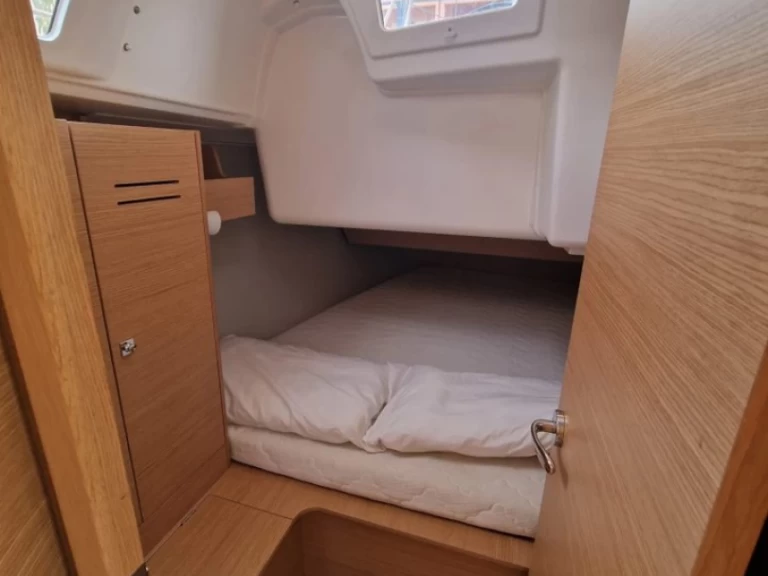 Hyra Segelbåt  med eller utan skeppare Dufour Cagliari 