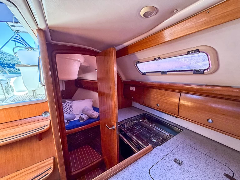 Hyr en Bavaria Cruiser 32 Vlycho 