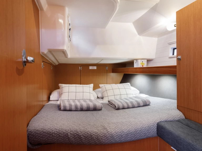 Hyr en Bavaria Cruiser 46 Kos  