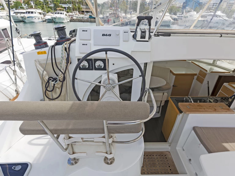 Båtuthyrning Lagoon Lagoon 380 i Lavrio på Samboat 