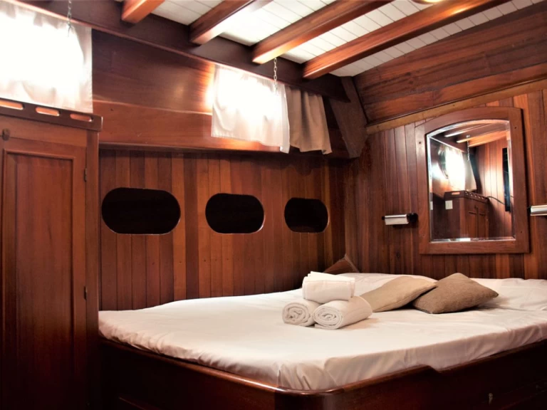 Segelbåt  för uthyrning Milazzo till det bästa priset 