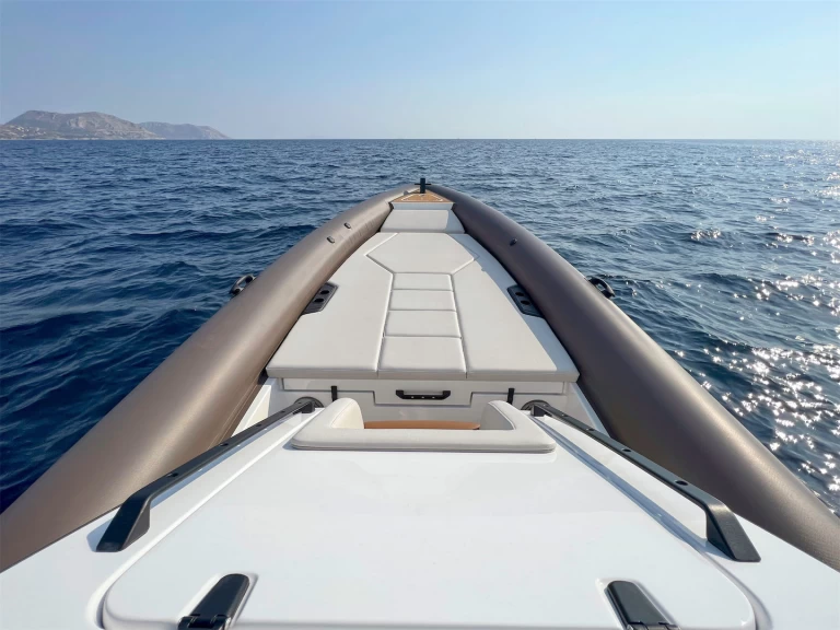 Rockmarine RockMarine 36 charter bareboat eller skeppad i Kalamata (Municipality)