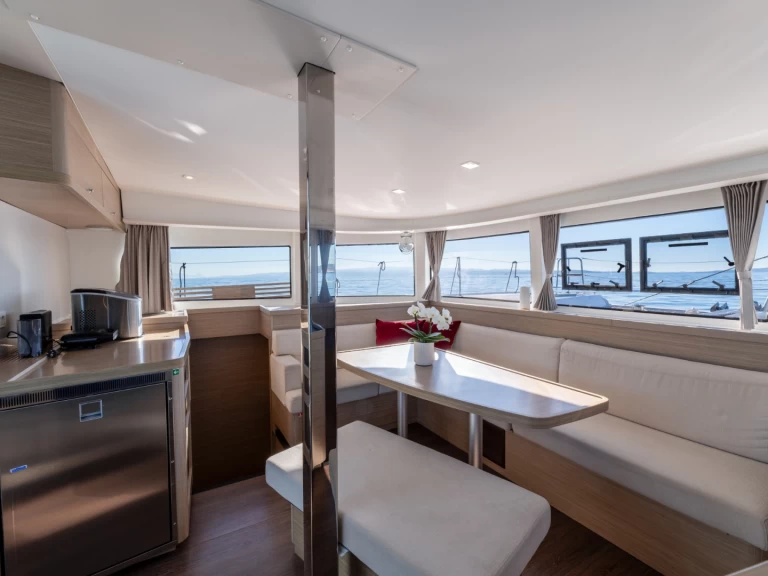 Uthyrning Katamaran  Lagoon med en båtlicens 