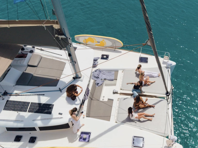 Lagoon Lagoon 450 F charter bareboat eller skeppad i Glyfada