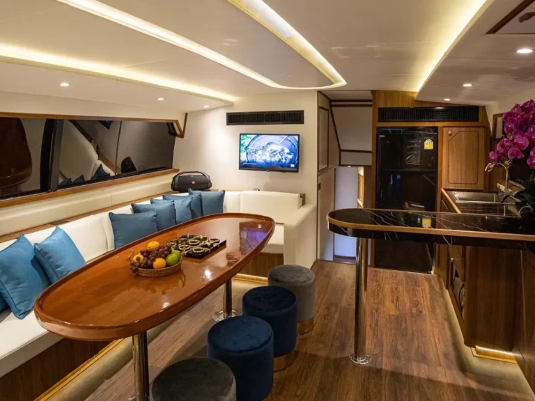 Uthyrning Phuket (City) - Bertram Odyssey 1 av Samboat 