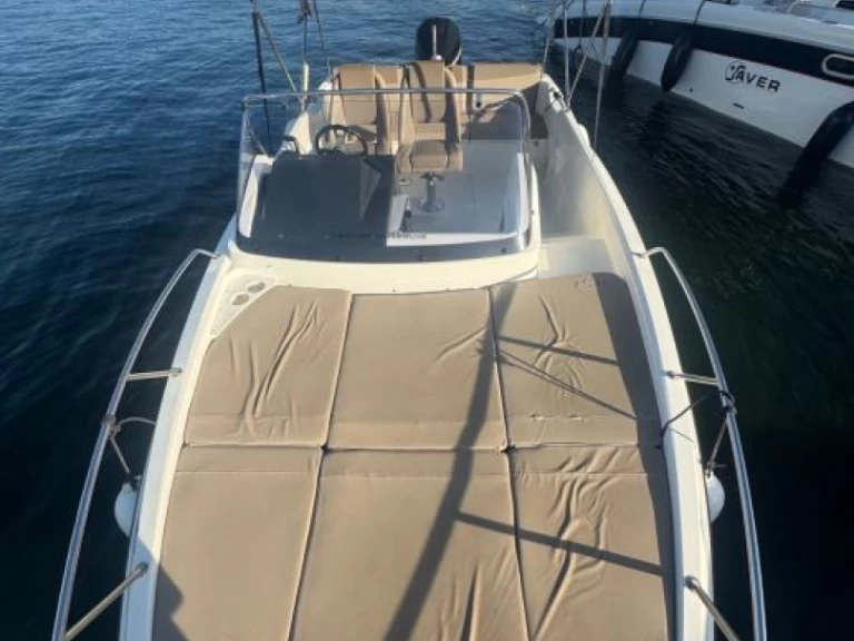 Yacht charter Rab billig Activ 675 Sundeck
