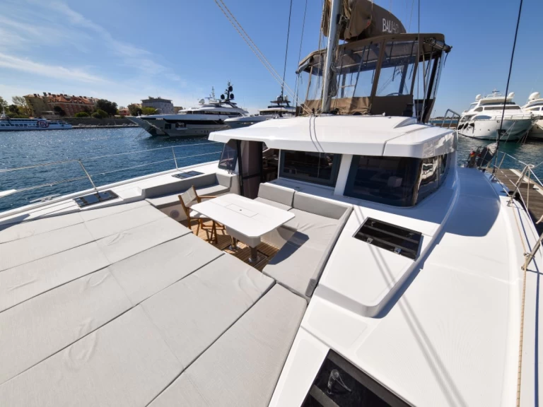 Bali Bali 4.6 charter bareboat eller skeppad i Zadar