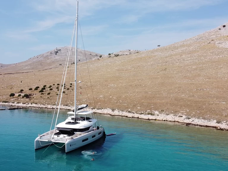 Lagoon Lagoon 55 charter bareboat eller skeppad i Kaštela