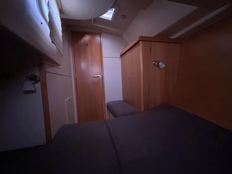 Uthyrning Segelbåt  Hanse med en båtlicens 