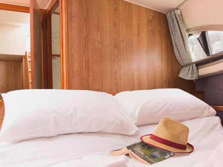 Yacht charter Tannay billig Clipper