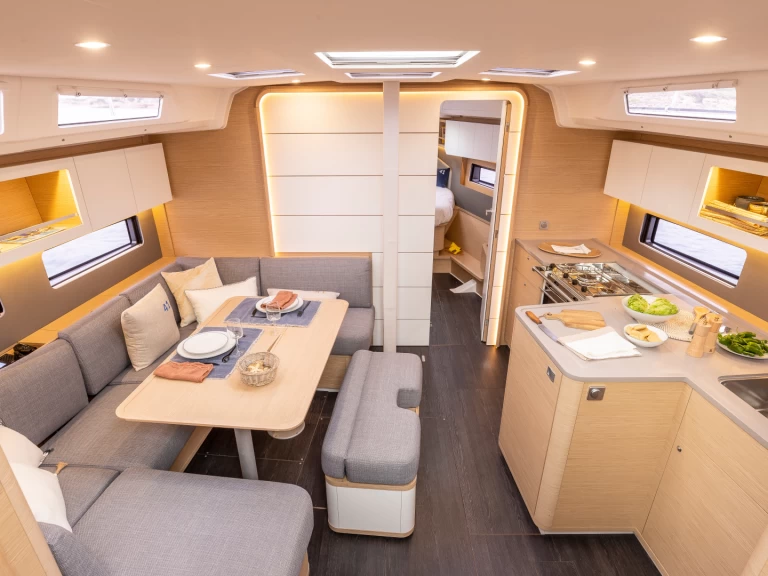 Segelbåt  för uthyrning Piraeus till det bästa priset 