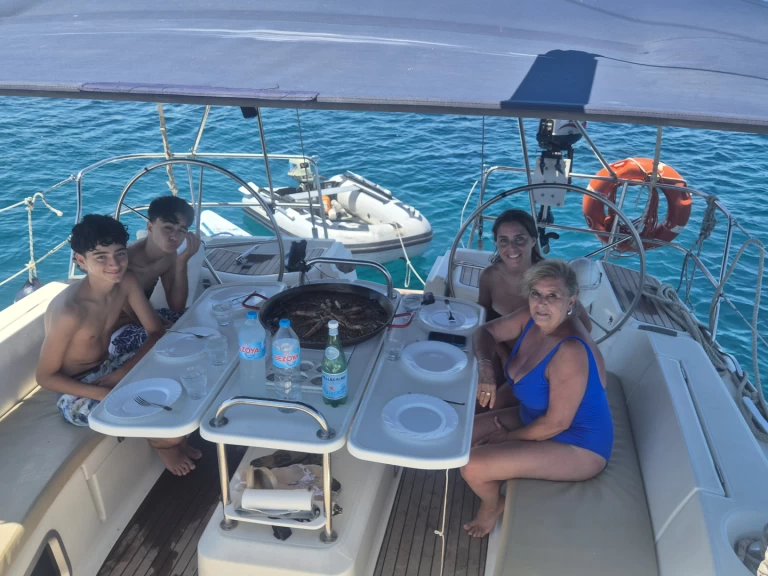 Jeanneau Sun Odyssey 45 charter bareboat eller skeppad i Golfo de San Blas