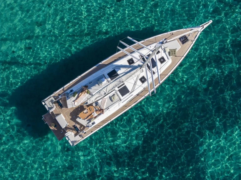 Bénéteau Oceanis 52 (owner version) charter bareboat eller skeppad i Split 