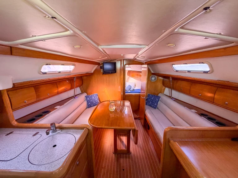 Hyra Segelbåt  med eller utan skeppare Bavaria Vlycho 