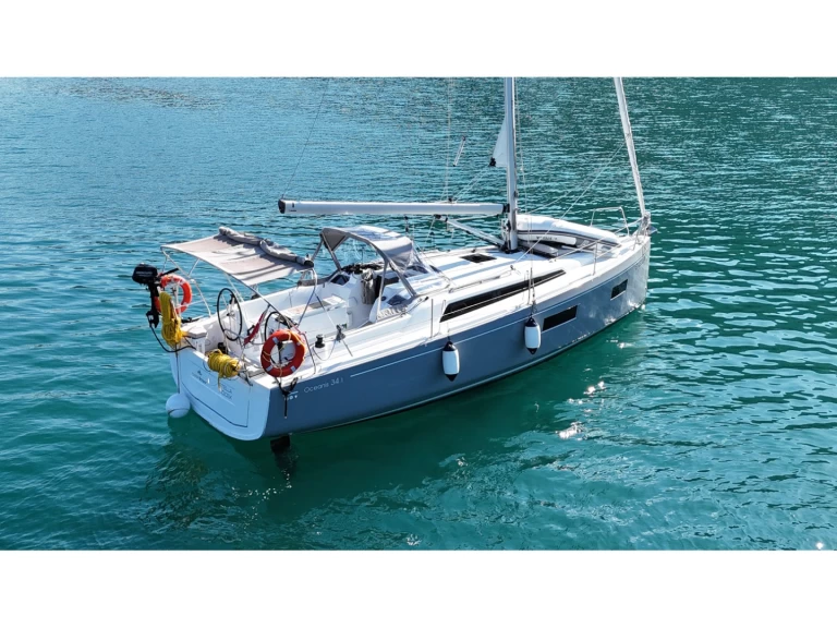 Bénéteau Oceanis 34.1 charter bareboat eller skeppad i Fethiye