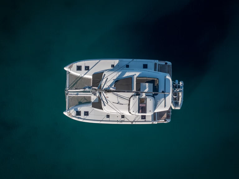 Lagoon Lagoon 43 charter bareboat eller skeppad i Donji Seget