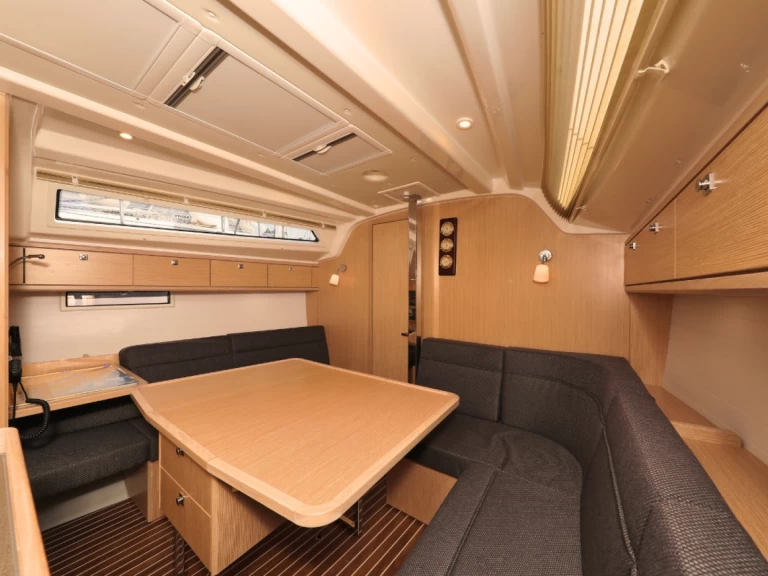 Båtuthyrning Bavaria Cruiser 37 i Pirovac på Samboat 