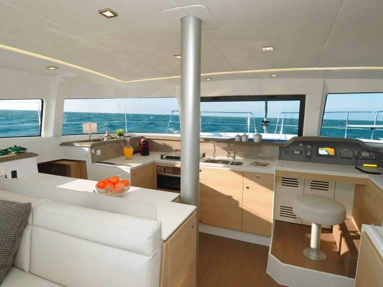 Yacht charter Plataniás billig Bali 4.1