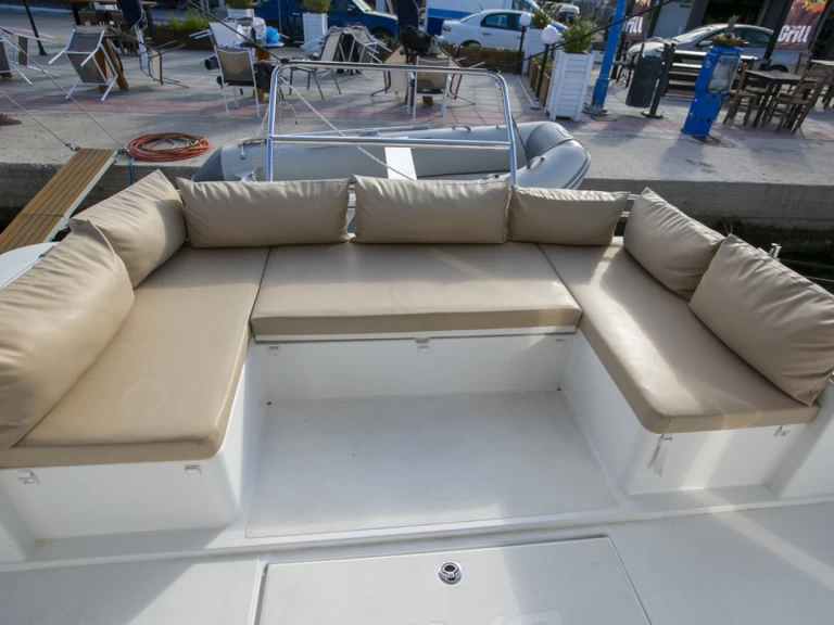 Hyra Katamaran  med eller utan skeppare Bali Plataniás 