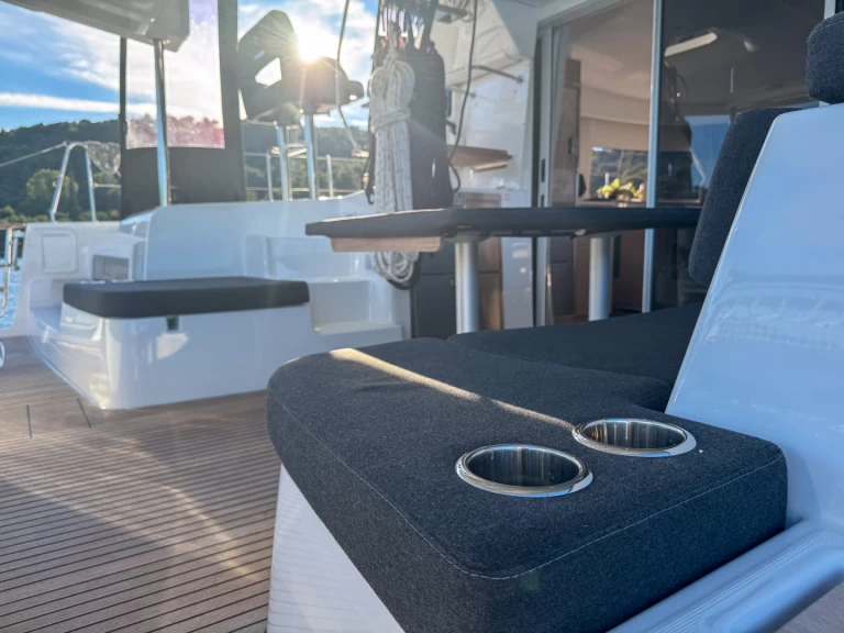 Yacht charter Donji Seget billig Lagoon 43