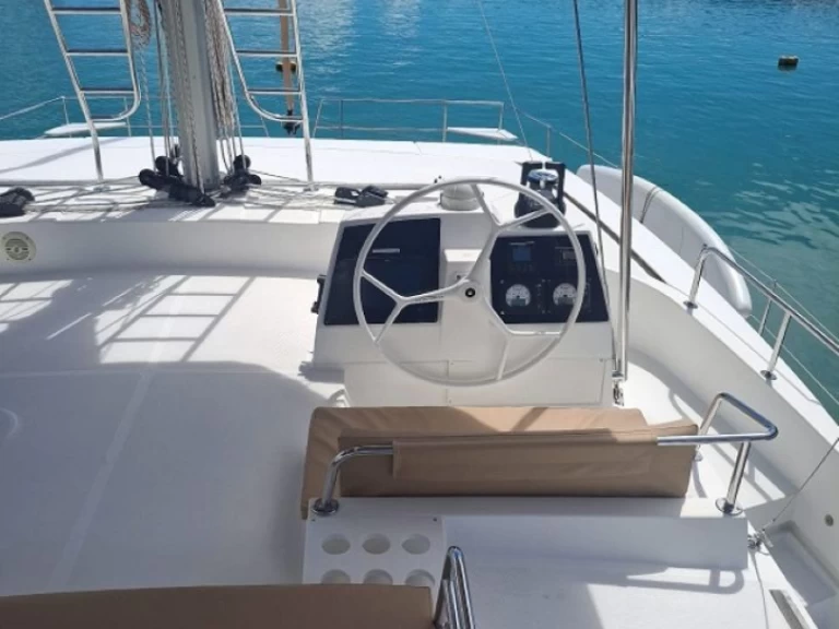 Yacht charter Praslin Island billig Bali 4.8