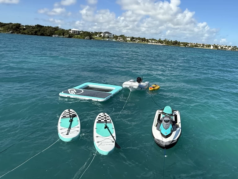 Båtuthyrning Bali Bali 4.4 i Nassau på Samboat 