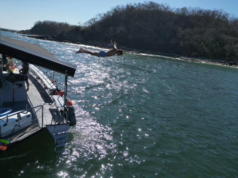 Custom Made 2 charter bareboat eller skeppad i Puerto Vallarta