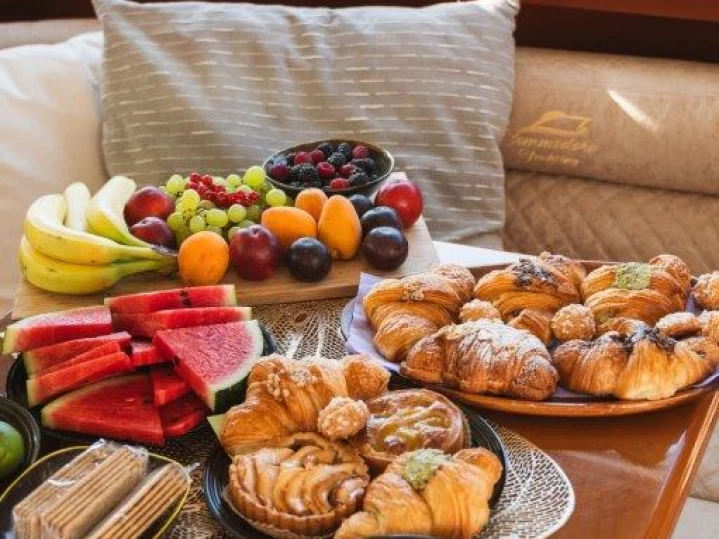 Yacht charter Podstrana billig Prestige 46