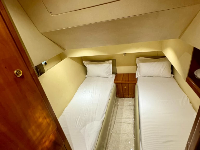 Yacht charter Dubai Marina billig 45