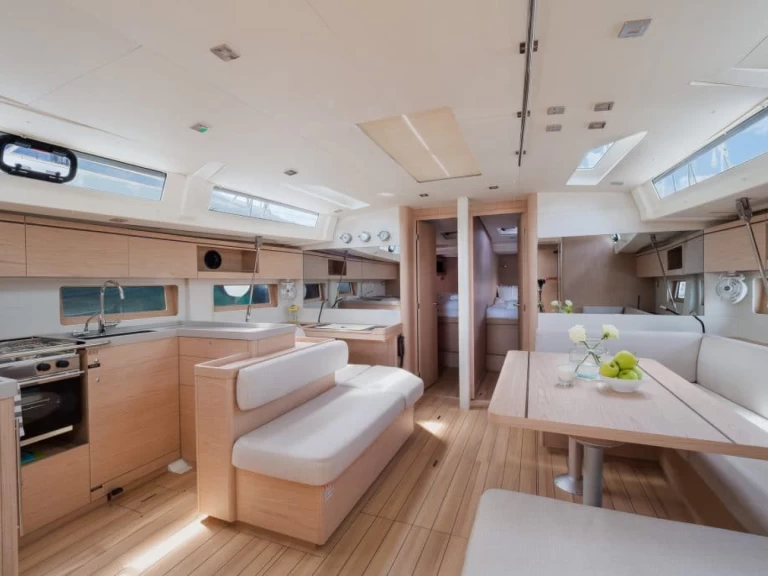 Segelbåt  för uthyrning Gouvia till det bästa priset 