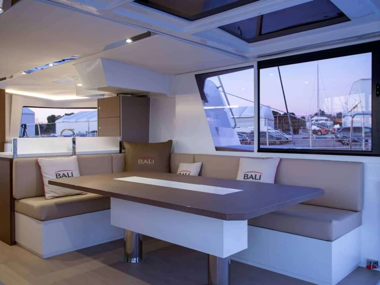 Uthyrning Lyx yacht i Toúrlos - Catana KOS 48.1