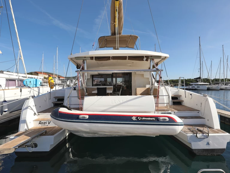 Hyra Katamaran  med eller utan skeppare Bali Rogoznica 