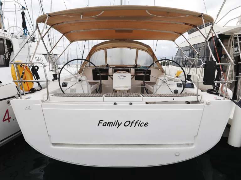 Dufour Dufour 412 Grand Large charter bareboat eller skeppad i Sveti Filip i Jakov