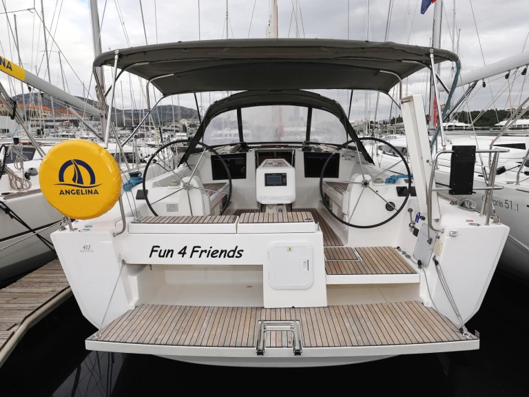 Dufour Dufour 412 Grand Large charter bareboat eller skeppad i Primošten 