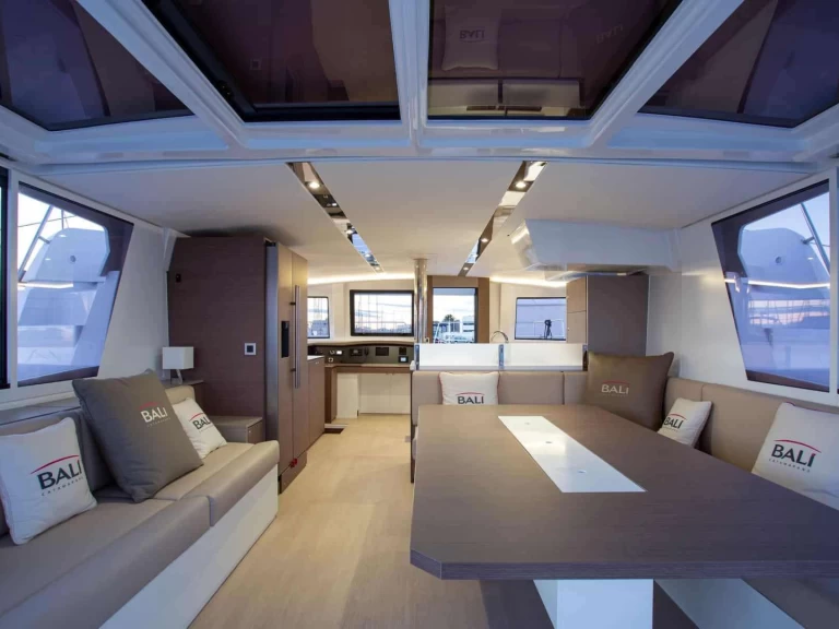 Uthyrning Lyx yacht i Toúrlos - Catana KOS 48.1