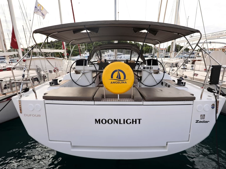 Uthyrning Segelbåt  Dufour med en båtlicens 