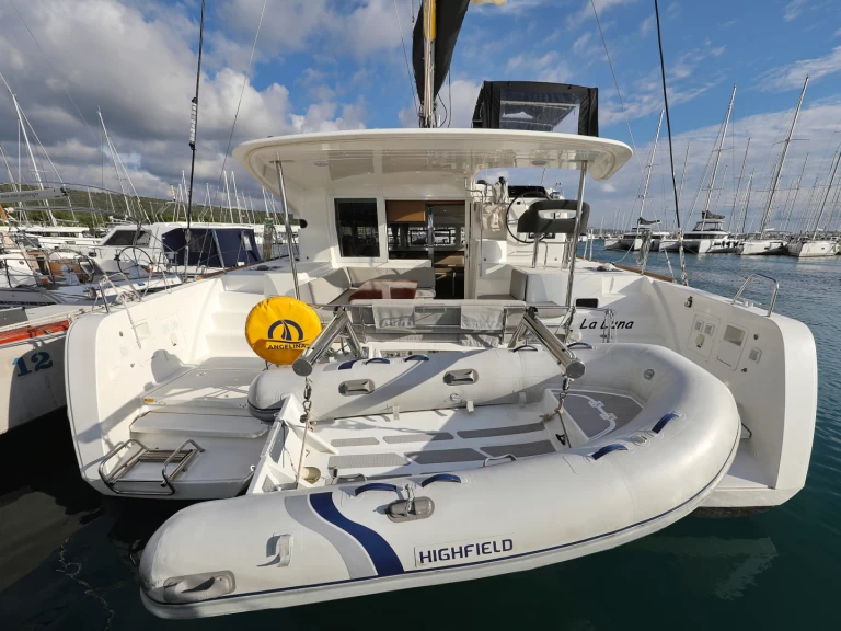 Katamaran  för uthyrning Sveti Filip i Jakov till det bästa priset 