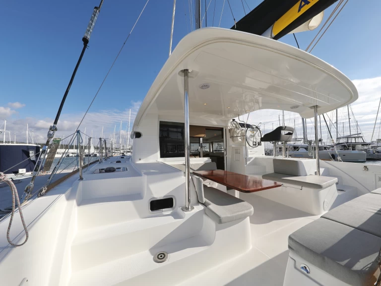 Lagoon Lagoon 40 charter bareboat eller skeppad i Sveti Filip i Jakov