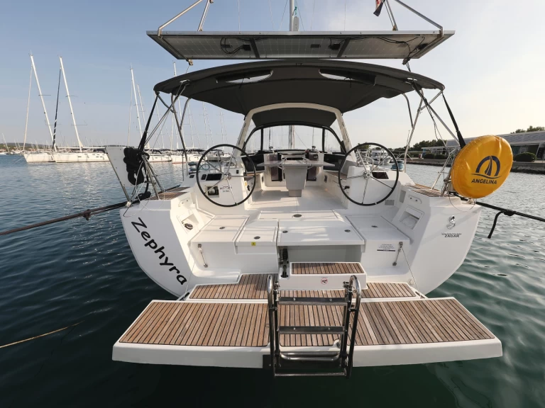 Uthyrning Segelbåt  Bénéteau med en båtlicens 