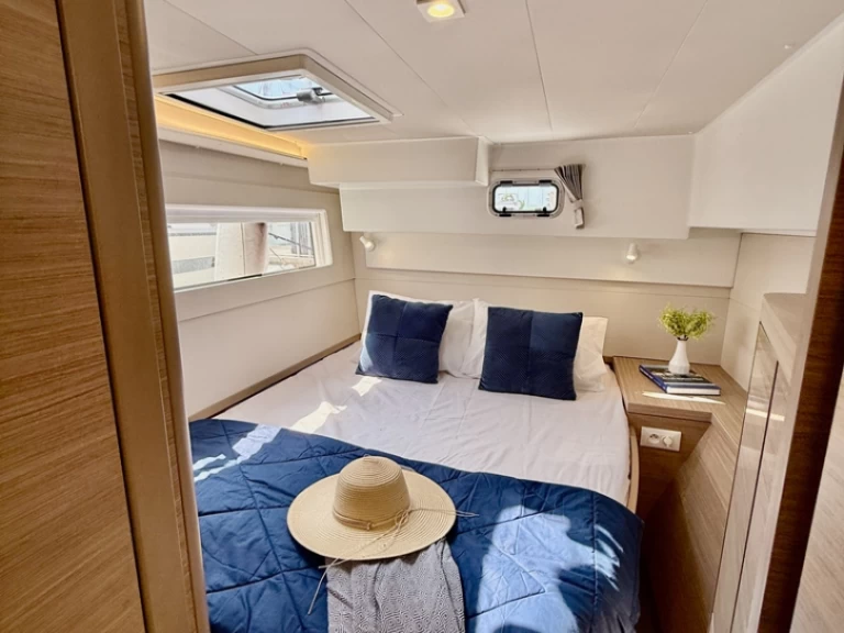 Hyra Katamaran  med eller utan skeppare Lagoon Nidri 